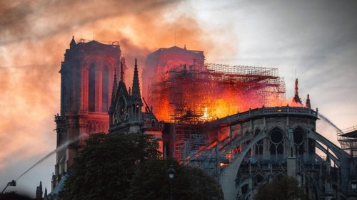 Vụ Cháy Ở Pari - Notre-Dame Brûle